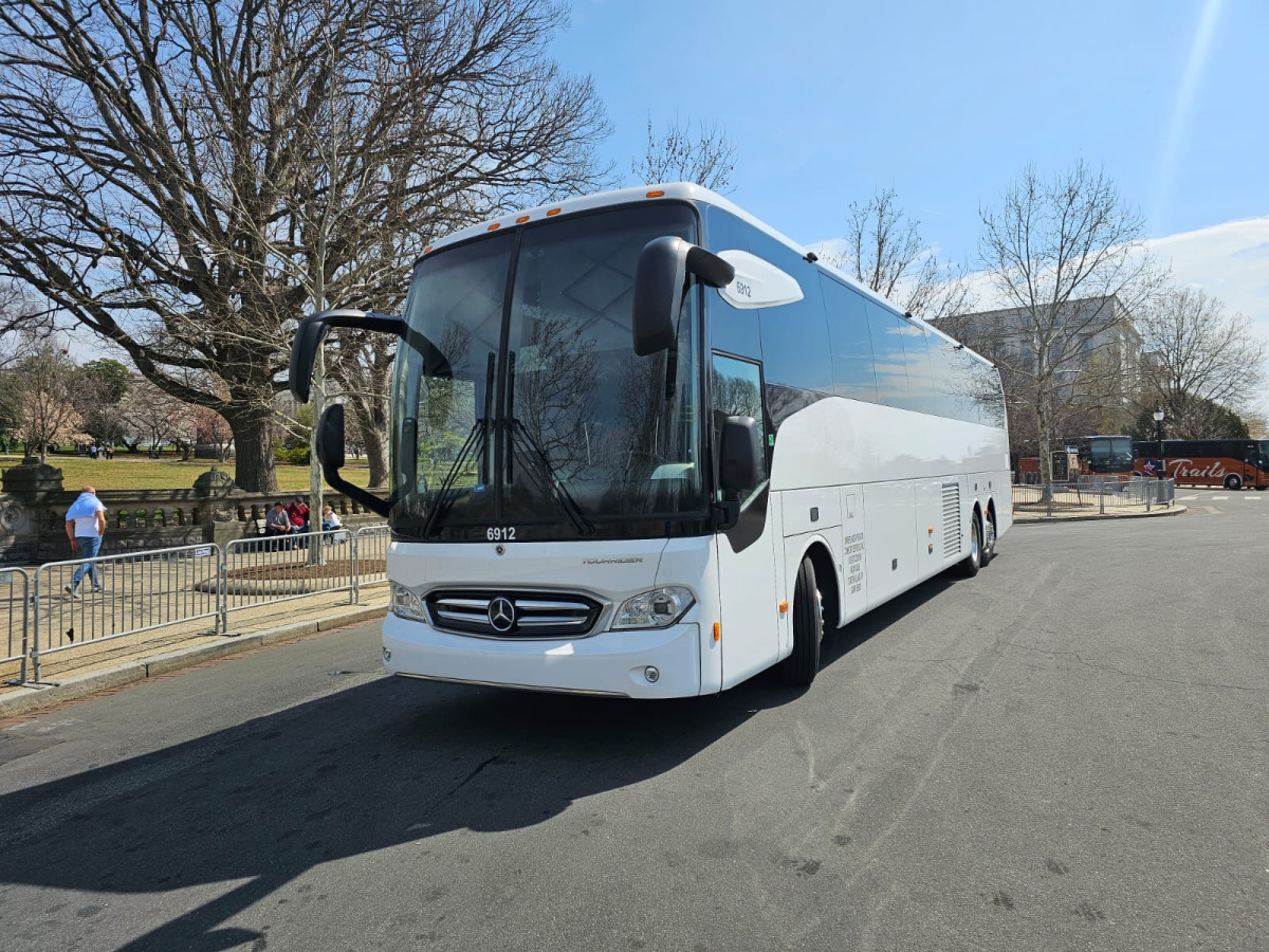 How Much Does It Cost to Rent a Charter Bus in NYC