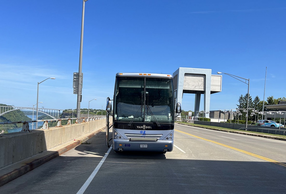 Chart Bus for School Outings