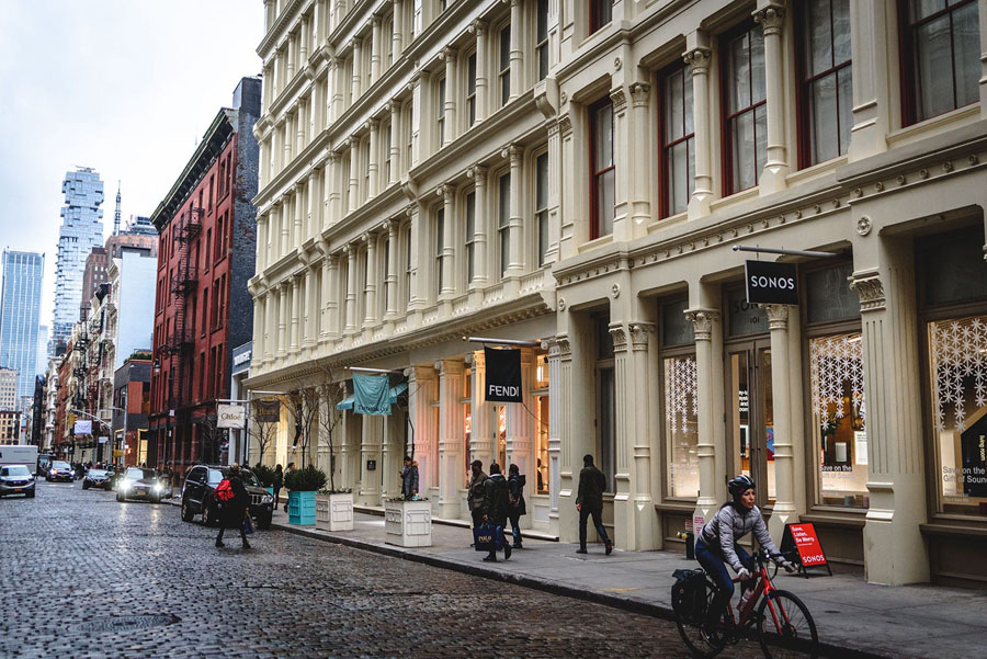 SoHo Neighborhood Tourist Guide to Visiting NYC’s Shopping Paradise