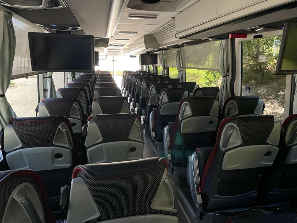 renting charter buses in Brooklyn