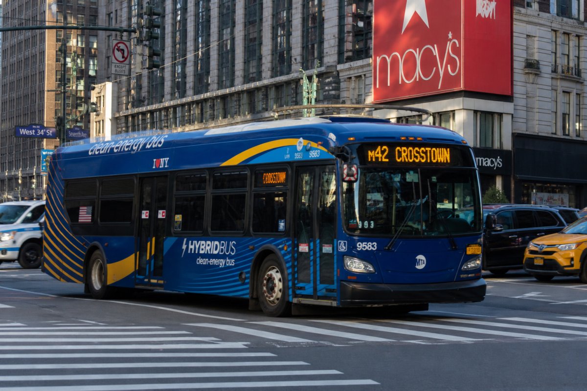 Bus routes through neighborhoods Bus routes through neighborhoods